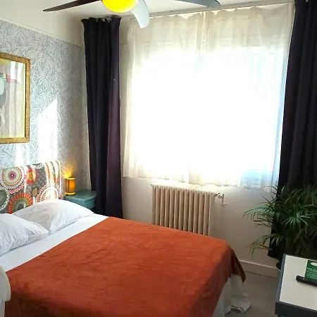 Le Vent Des Globes Отель 2*